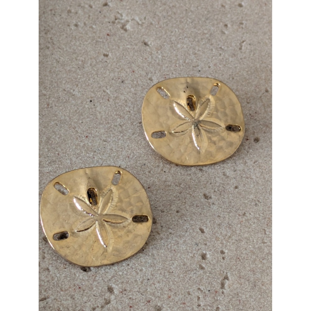 Gold Tone Sand Dollar Clip On Earrings Beachy Coastal Vintage Round Chunky